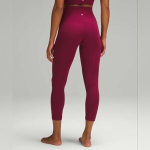 the align hr crop 23"